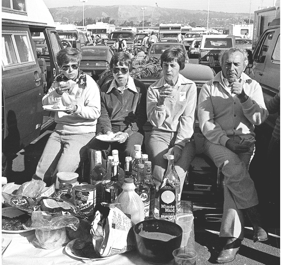 vintage tailgaiting,oh louise blog,oh louise tailgating,vintage trucks tailgating