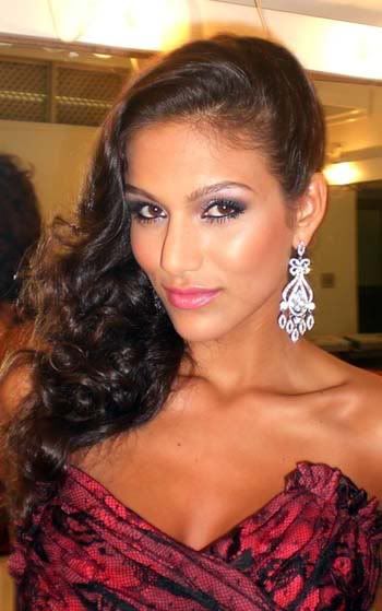 miss earth 2011 Brazil Drielly Bennettone