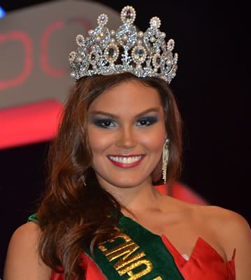 world queen of banana 2011 winner miss colombia lizeth gonzalez