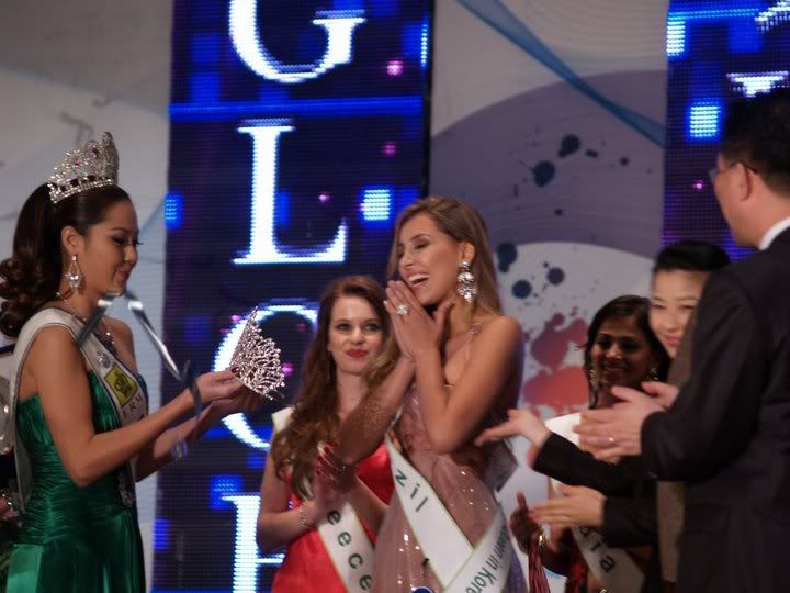 miss global beauty queen winner brazil mariana notarangelo da fonseca