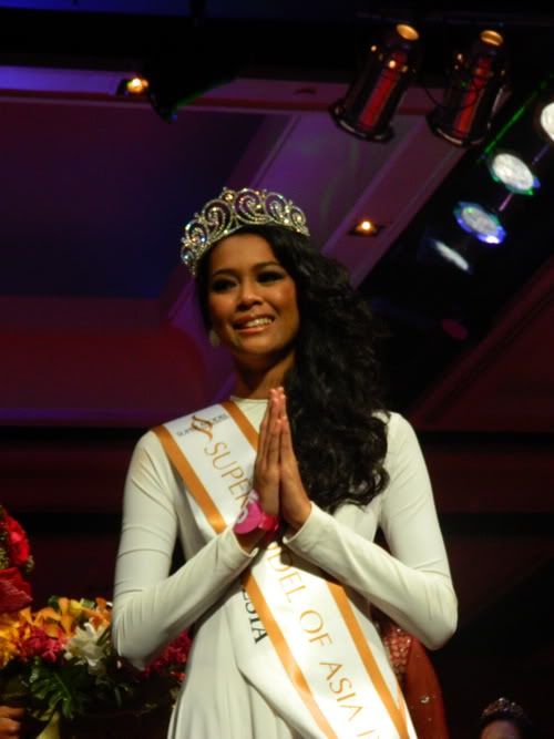 supermodel of asia pacific 2011 winner indonesia bunga jelitha