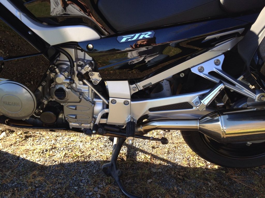 http://i953.photobucket.com/albums/ae17/sportbikertony/2009FJR/E355587E-AD08-4352-BB83-56234942A1BE-691-0000007277982410.jpg
