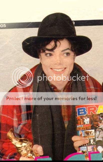 http://i953.photobucket.com/albums/ae15/june9/Michael/002.jpg