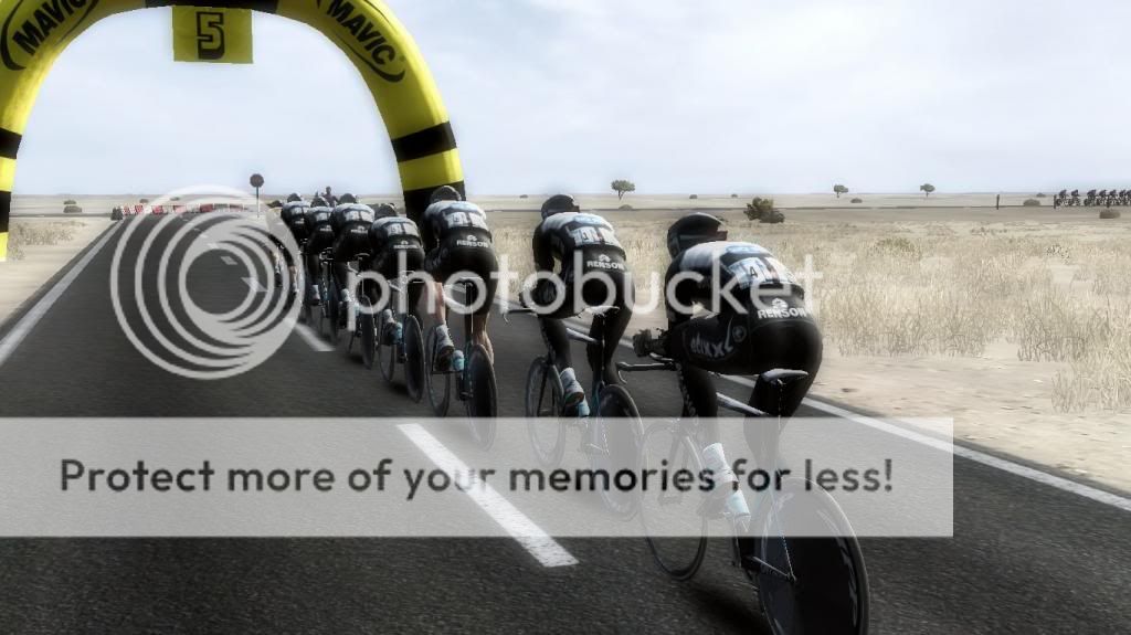 i953.photobucket.com/albums/ae19/leolebanov/Tour%20of%20Qatar/Stage%202/PCM0033_zps3cc14083.jpg